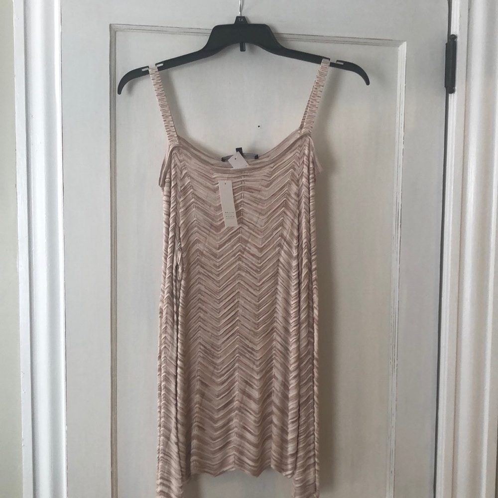 Lightweight cold shoulder top